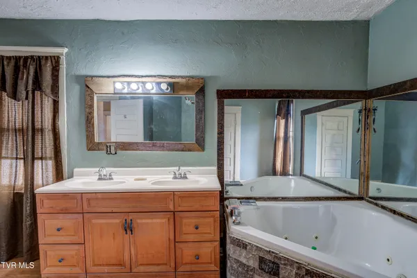 $159,900 | 124 North Elm Avenue, Erwin, TN 37650