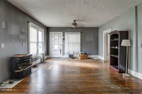 $159,900 | 124 North Elm Avenue, Erwin, TN 37650