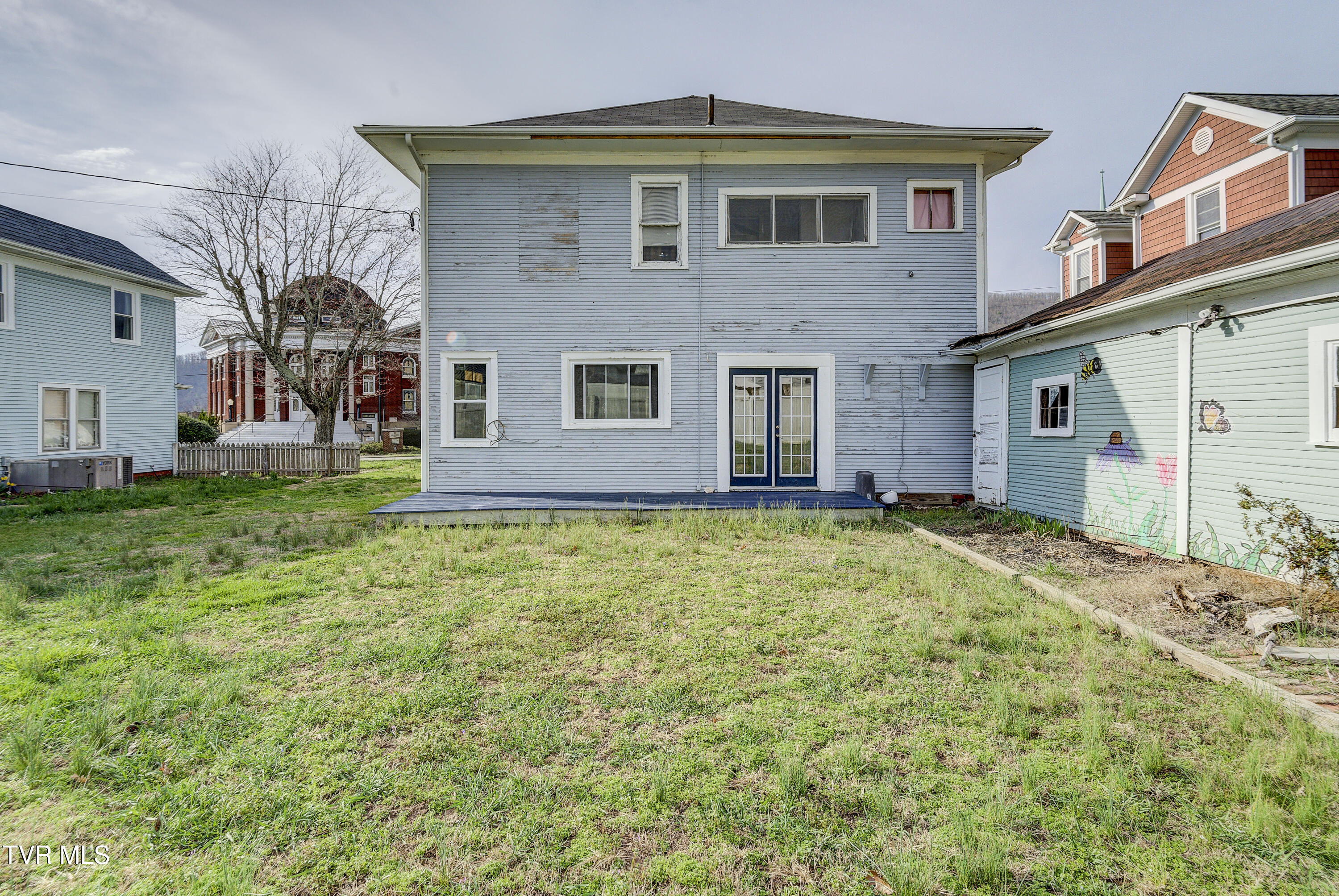 124 North Elm Avenue Erwin, TN 37650 - Photo 37 of 43 ElmAve--36