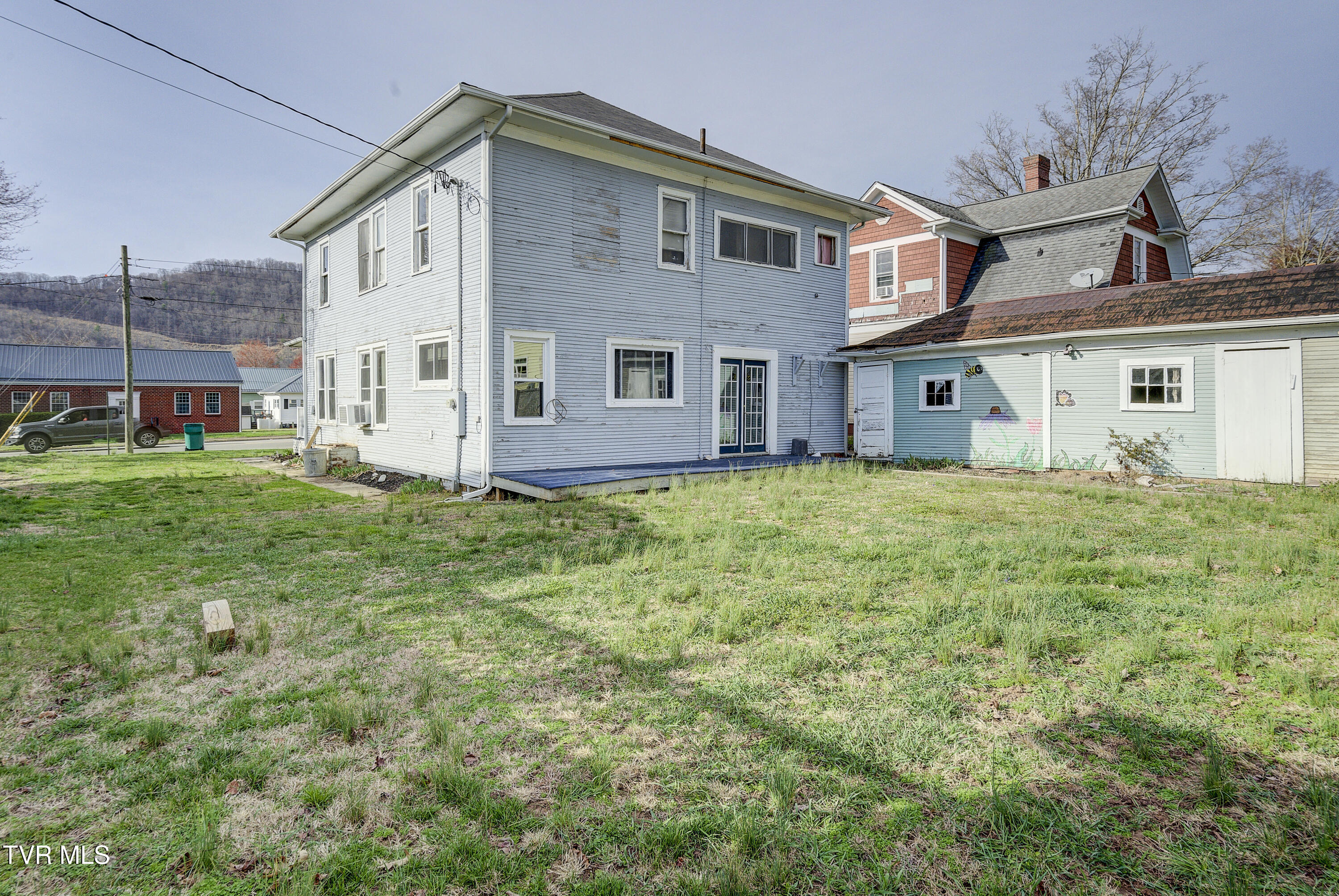 124 North Elm Avenue Erwin, TN 37650 - Photo 38 of 43 ElmAve--37
