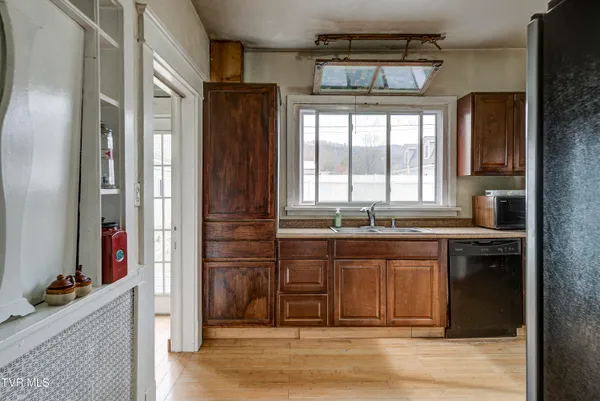 $159,900 | 124 North Elm Avenue, Erwin, TN 37650