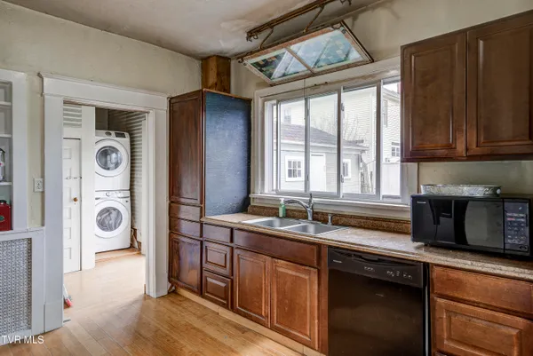 $159,900 | 124 North Elm Avenue, Erwin, TN 37650