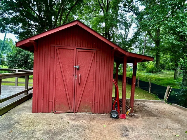 $325,000 | 6708 Lynmont Drive, Charlotte, NC 28212