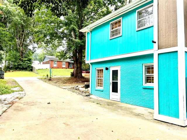 $325,000 | 6708 Lynmont Drive, Charlotte, NC 28212