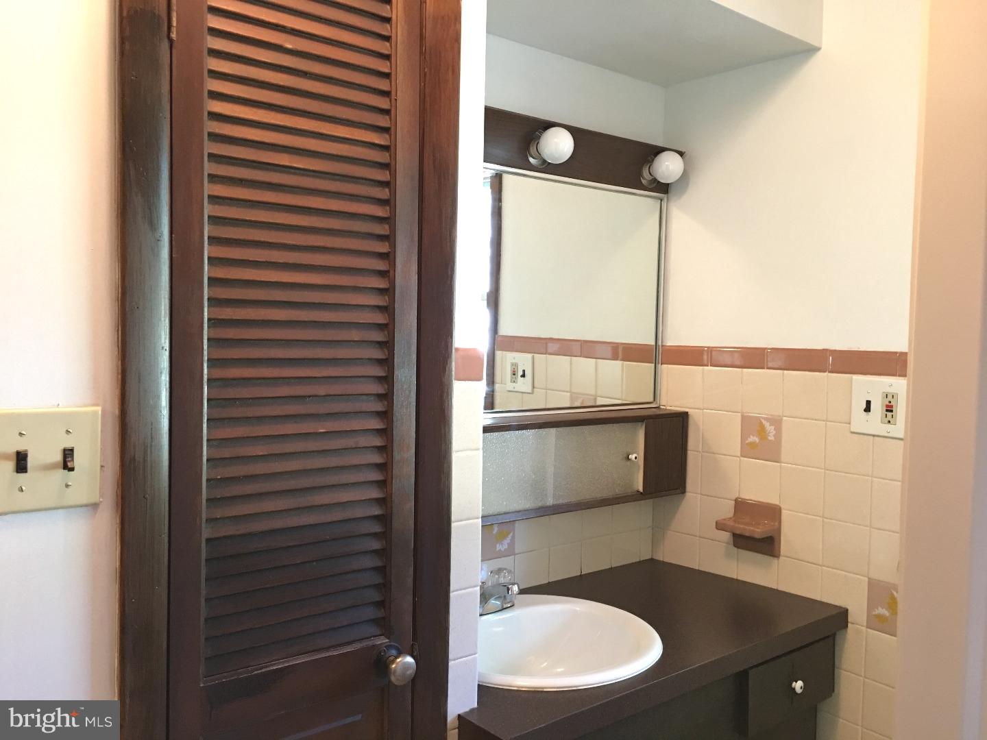 1172 Chew Road Waterford Works, NJ 08089 - Photo 12 of 24 Bathroom