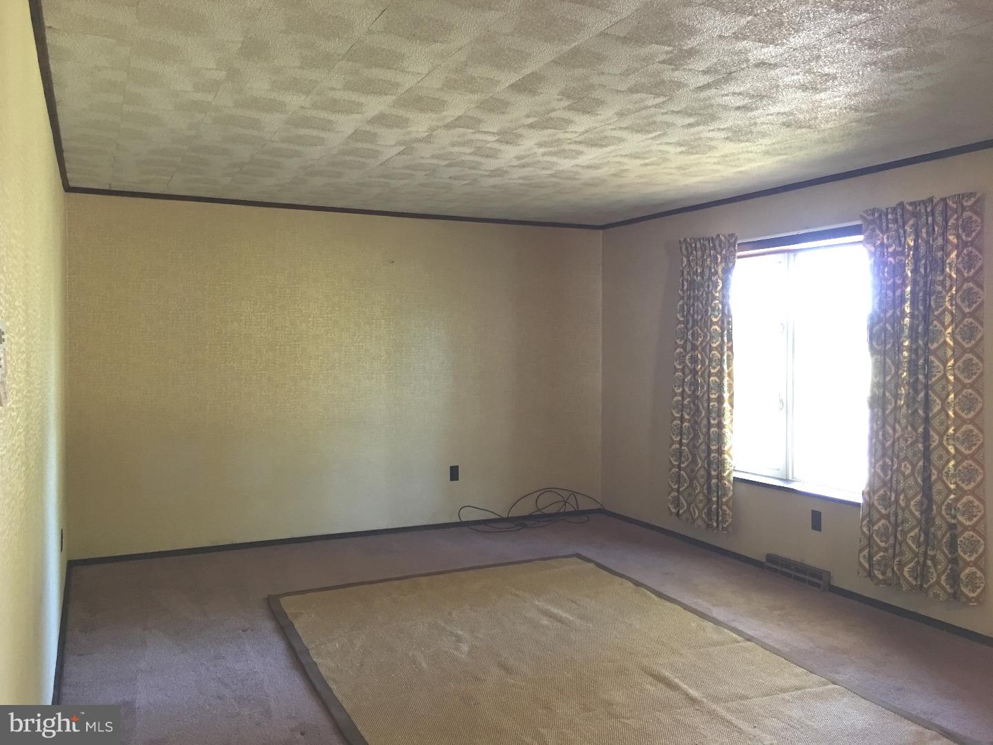 1172 Chew Road Waterford Works, NJ 08089 - Photo 10 of 24 Family Room