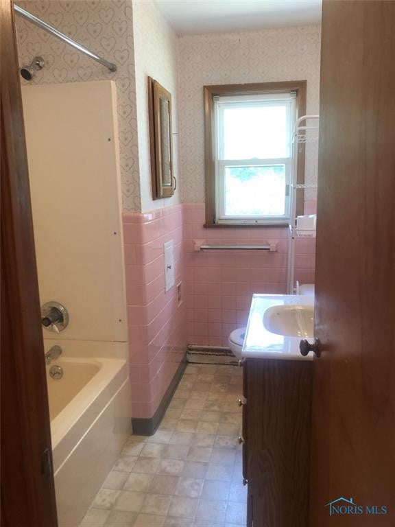 833 Athens Road Oregon, OH 43616 - Photo 10 of 19 Gallery Image 10