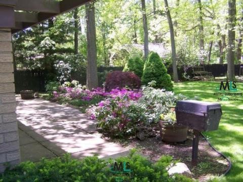 751 North Riverside Avenue St. Clair, MI 48079 - Photo 3 of 9 112422-2.JPG