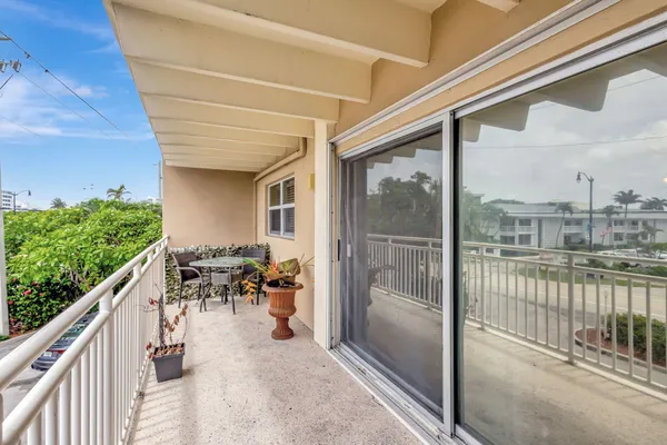 $1,850 | 4500 South Ocean Boulevard, Unit 210, South Palm Beach, FL 33480