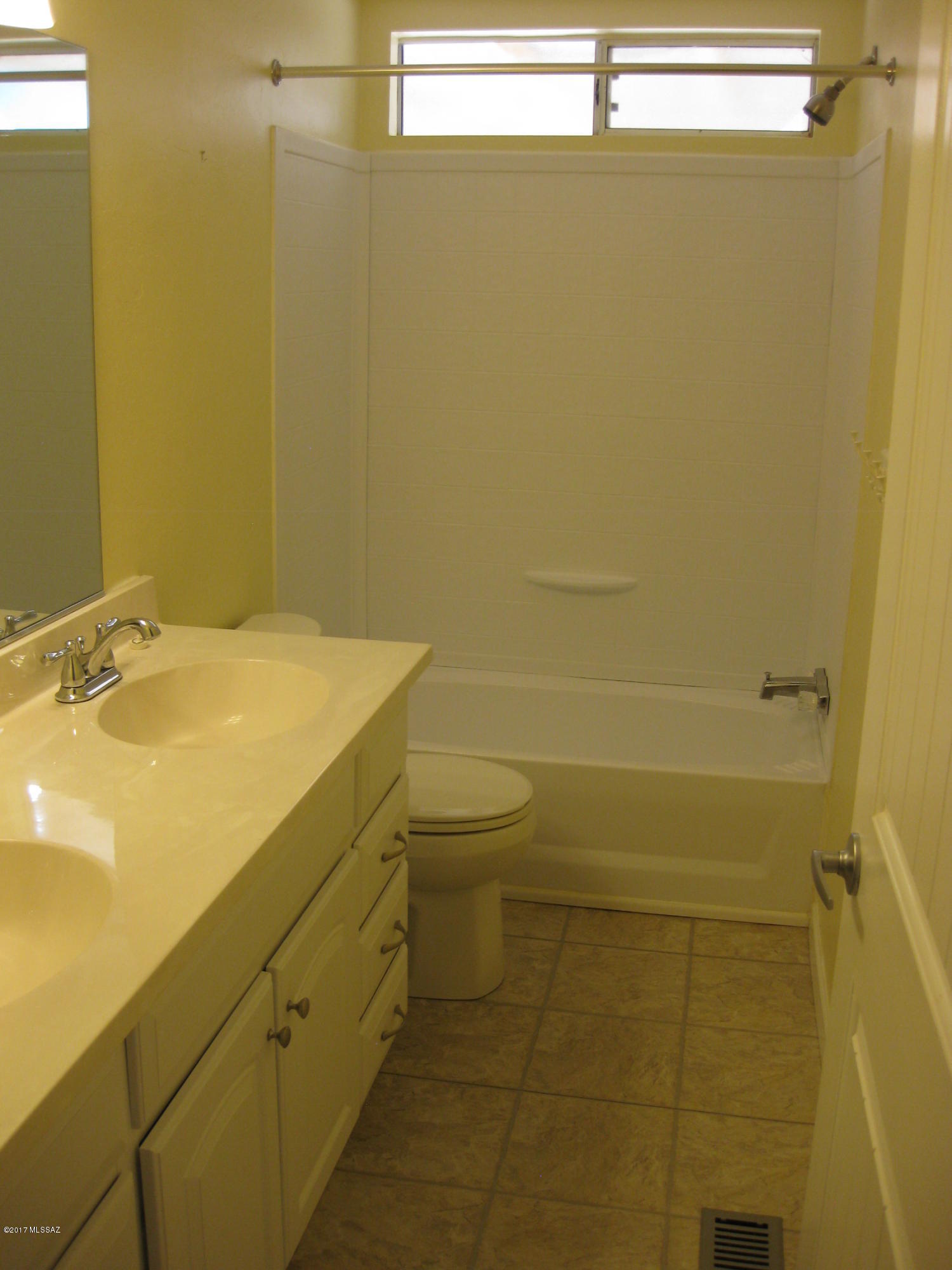 7365 North Pear Tree Road Tucson, AZ 85743 - Photo 17 of 31 Gallery Image 17