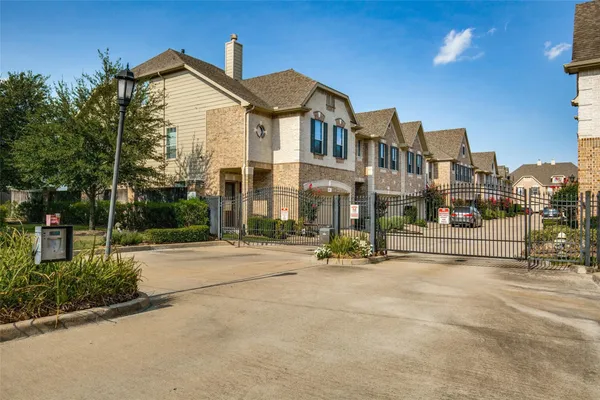 $2,995 | 2711 Wallingford Pines, Houston, TX 77042