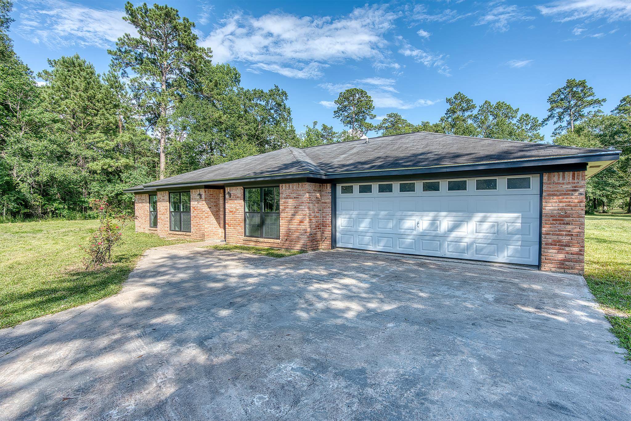5824 Reeves Drive Silsbee, TX 77656 - Photo 7 of 46