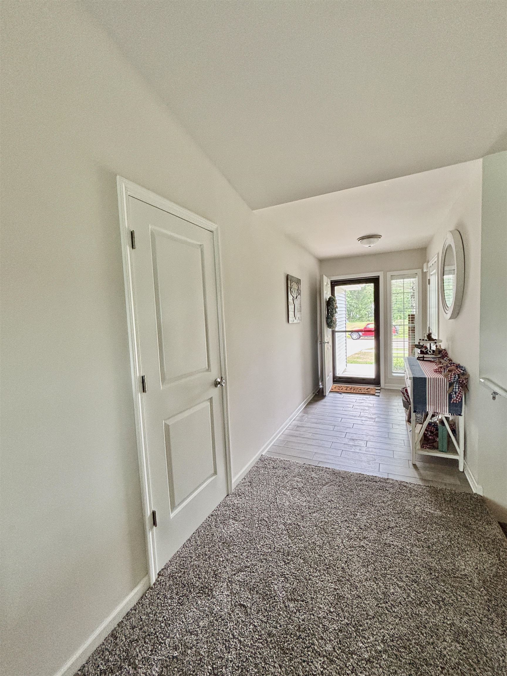 205 Sundance Trail Capron, IL 61012 - Photo 4 of 32
