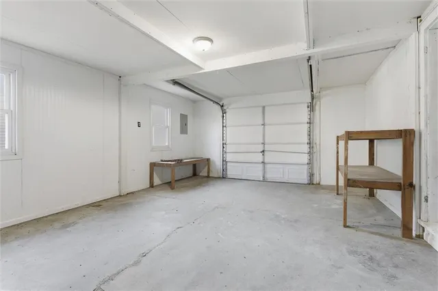 $175,000 | 704 Southwest Clinton Street, Oak Grove, MO 64075