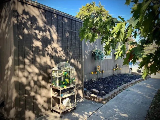 $625,000 | 24650 Hospital Drive, Paola, KS 66071