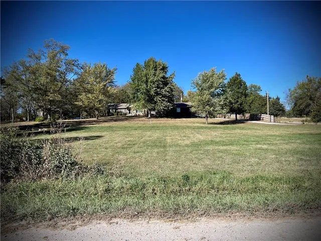 $625,000 | 24650 Hospital Drive, Paola, KS 66071