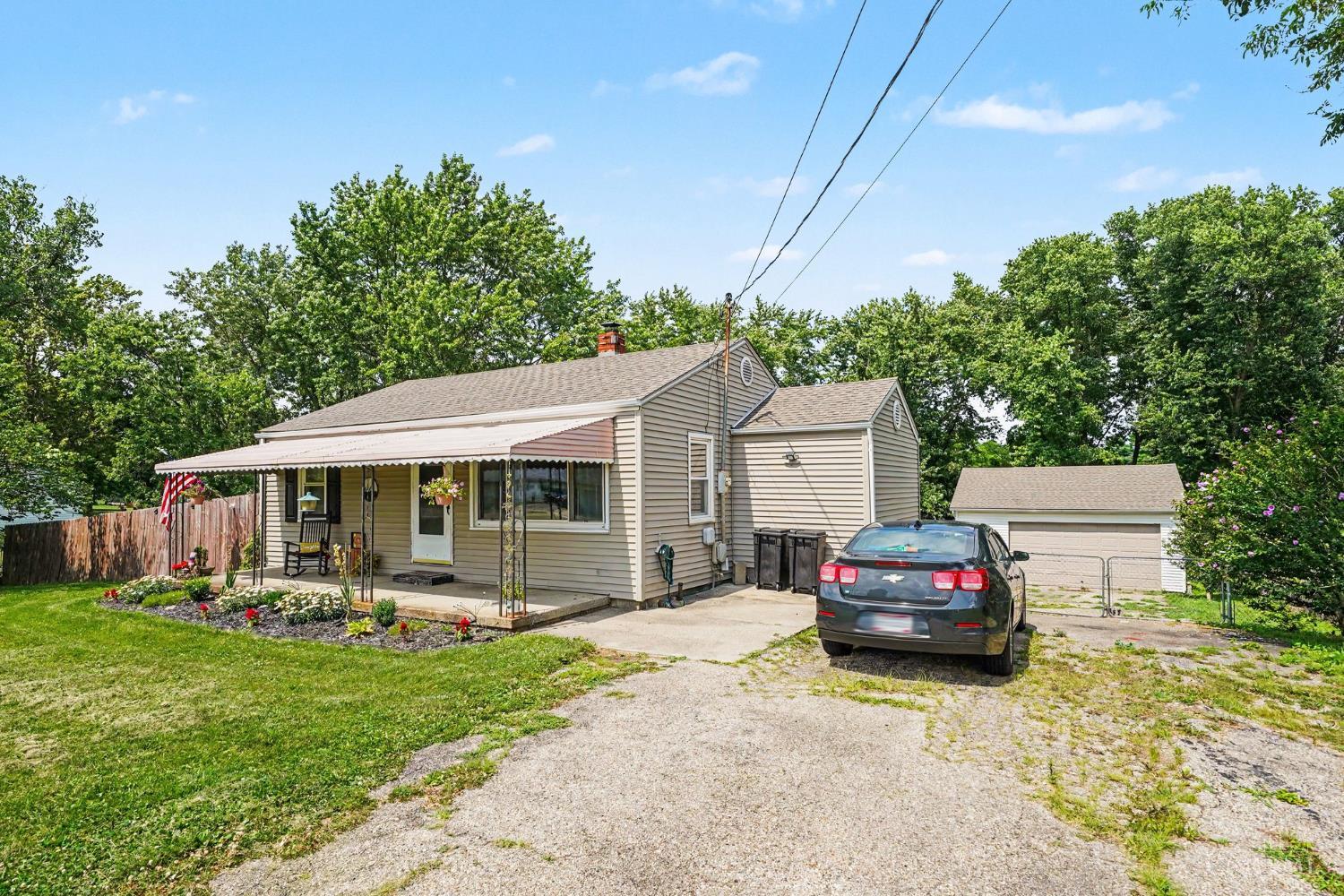 4464 Layhigh Road Hamilton, OH 45013 - Photo 3 of 33