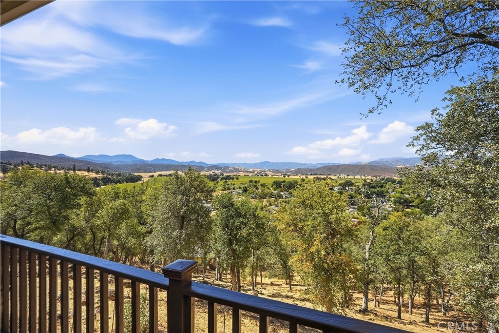 18849 Timber Point Road Hidden Valley Lake, CA 95467 - Photo 12 of 42 Total privacy