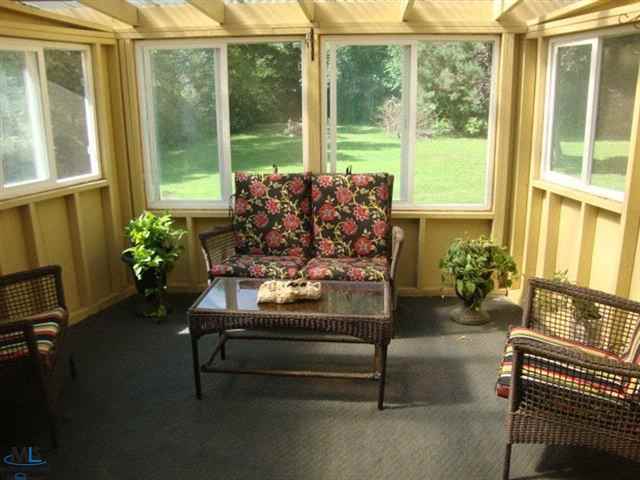 765 Miller Road Lake Orion, MI 48362 - Photo 9 of 13 31113790-8.JPG
