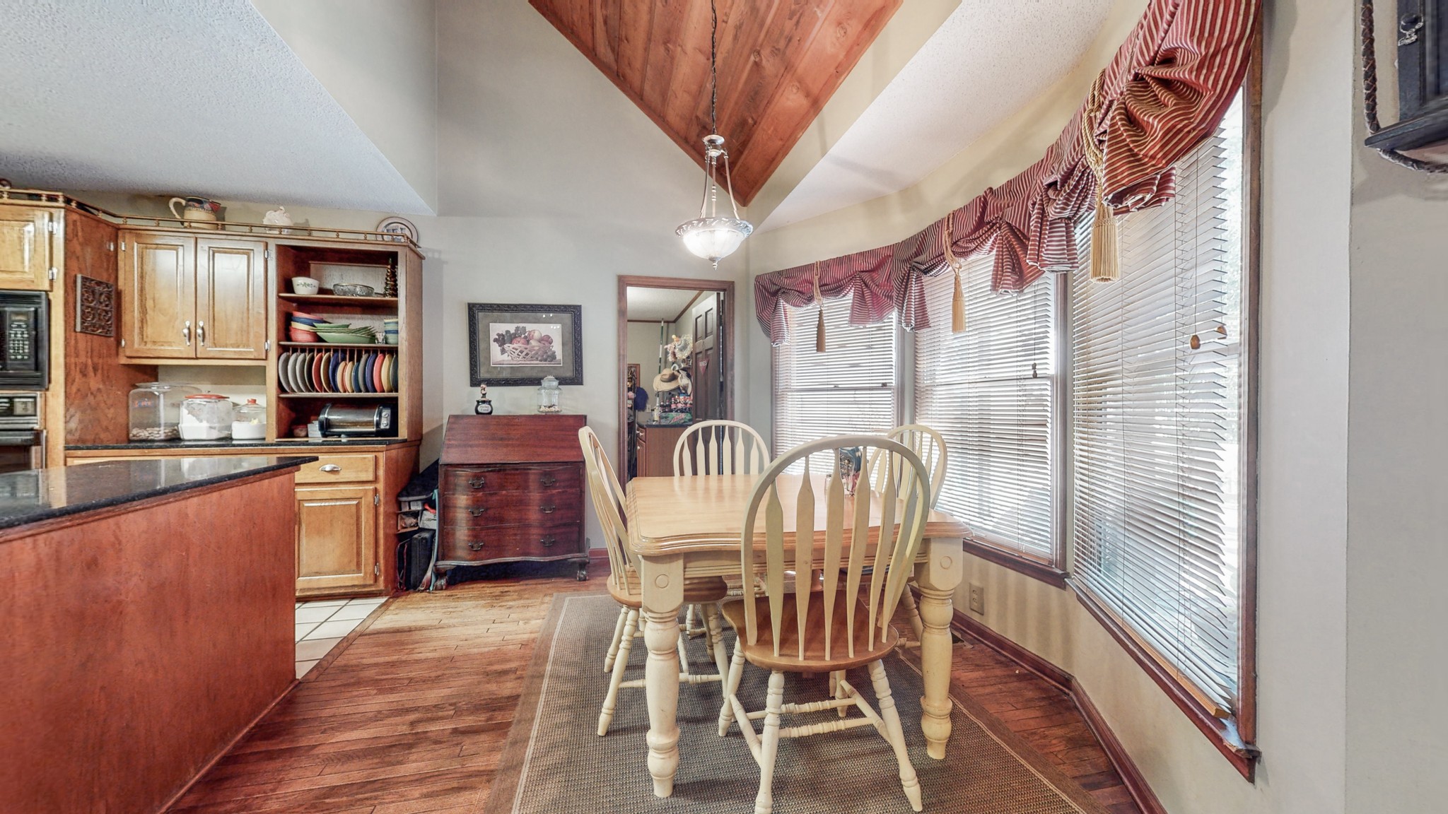 85 Sarvis Ridge Road Normandy, TN 37360 - Photo 6 of 47 a dining room with furniture and window