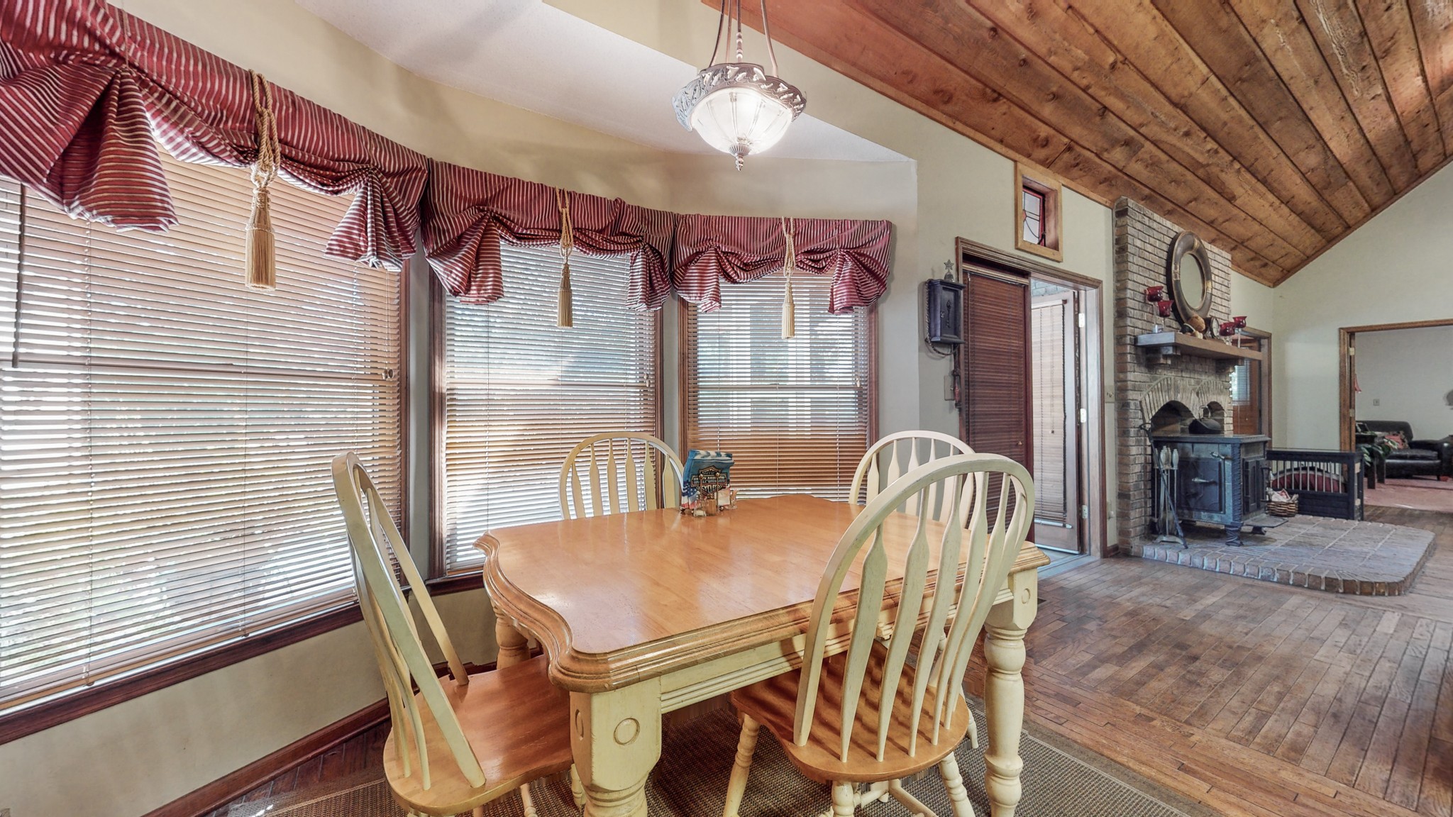 85 Sarvis Ridge Road Normandy, TN 37360 - Photo 7 of 47 a dining room with furniture and window