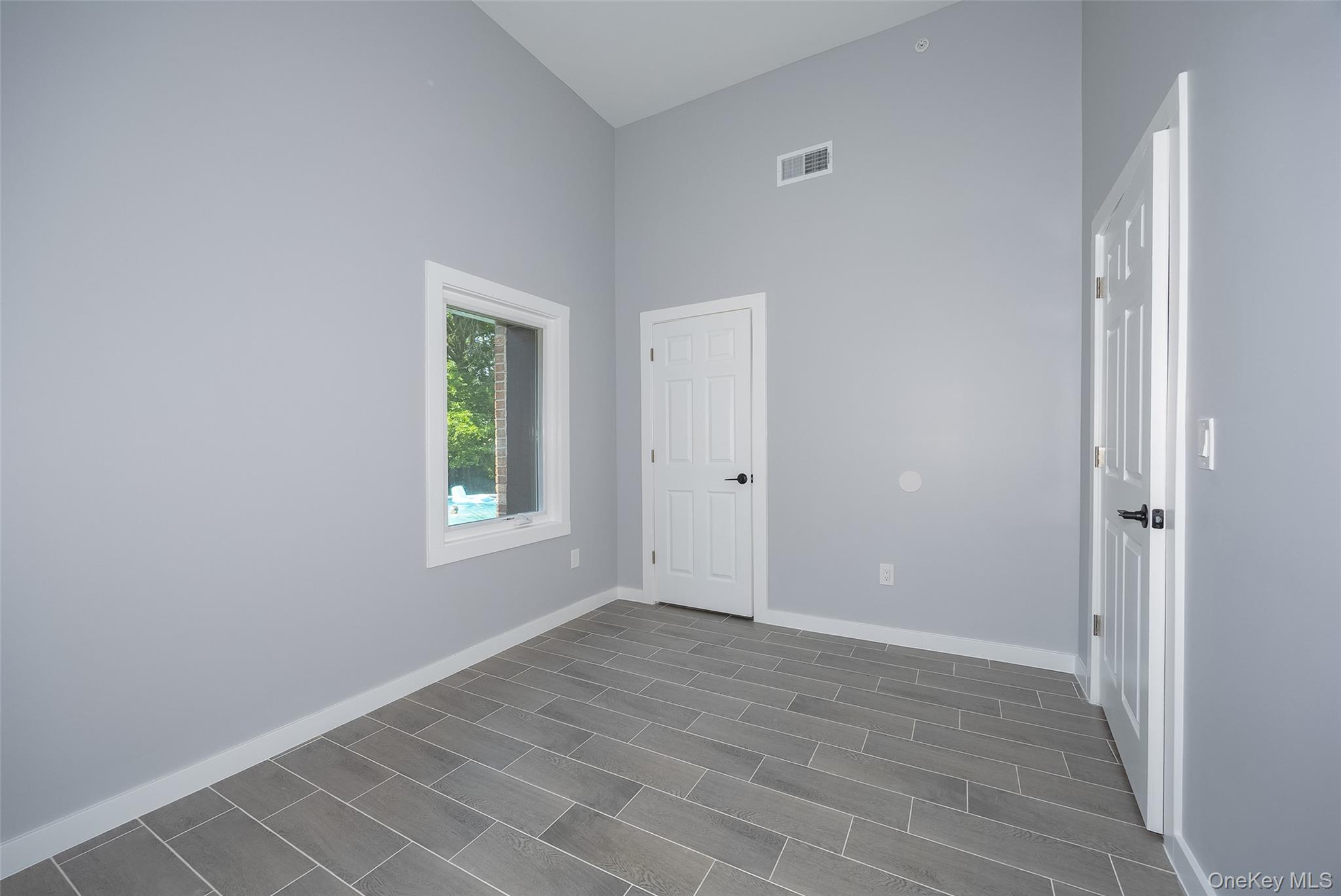 126 Innis Avenue, Unit 12 Poughkeepsie, NY 12601 - Photo 7 of 10