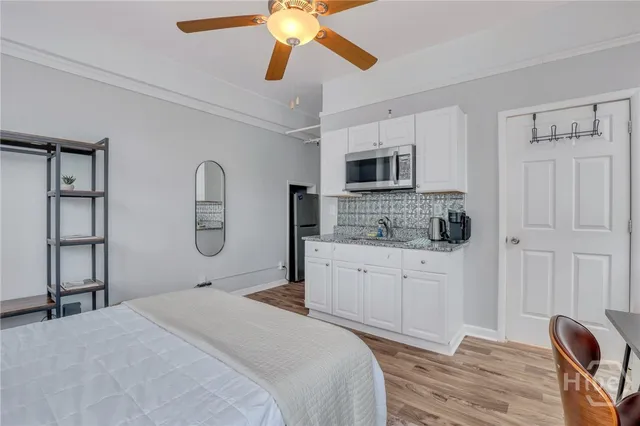 $2,000 | 24 East Liberty, Unit 48, Savannah, GA 31401