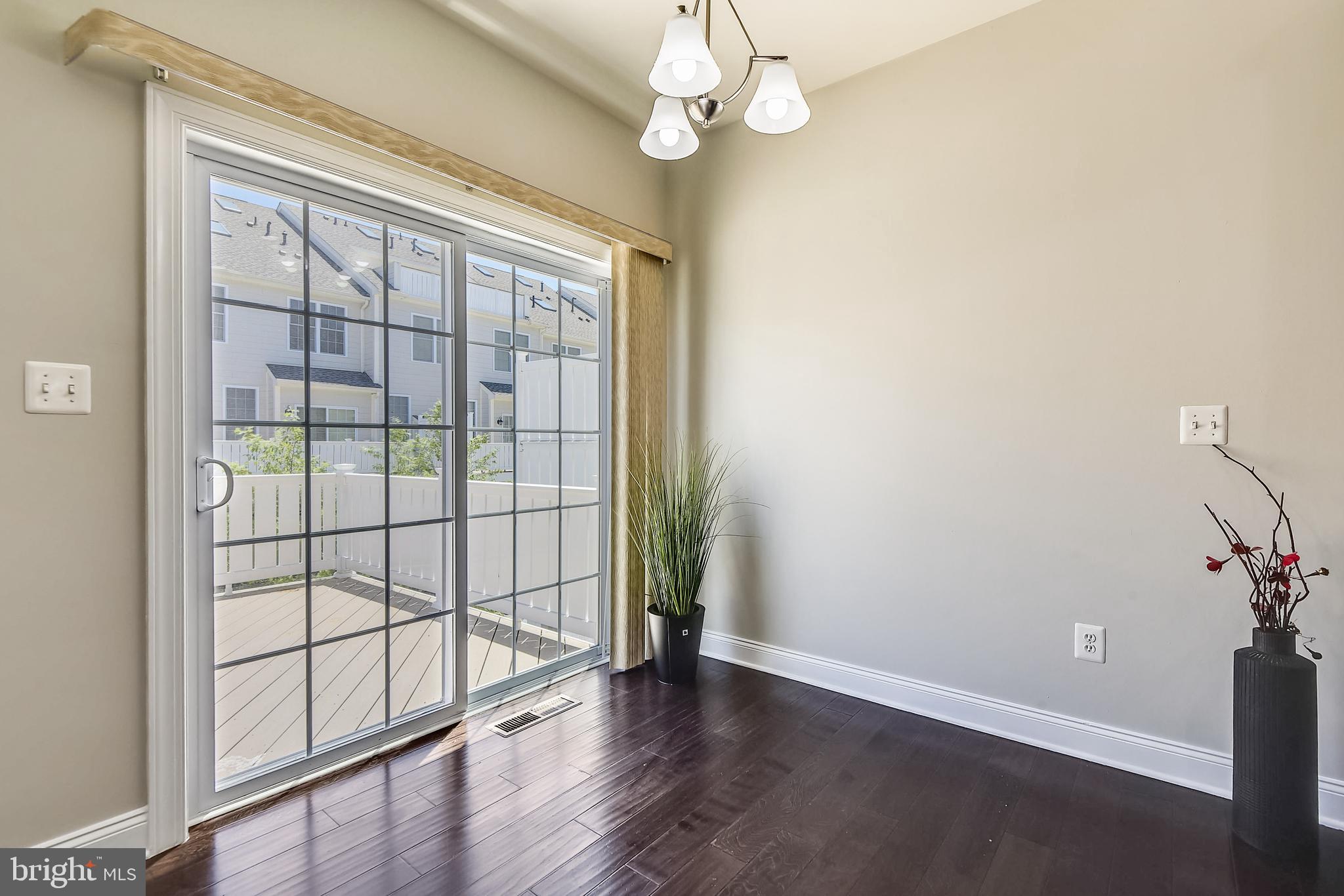 7670 Elmcrest Road Hanover, MD 21076 - Photo 14 of 70 ML: Breakfast area leads to deck