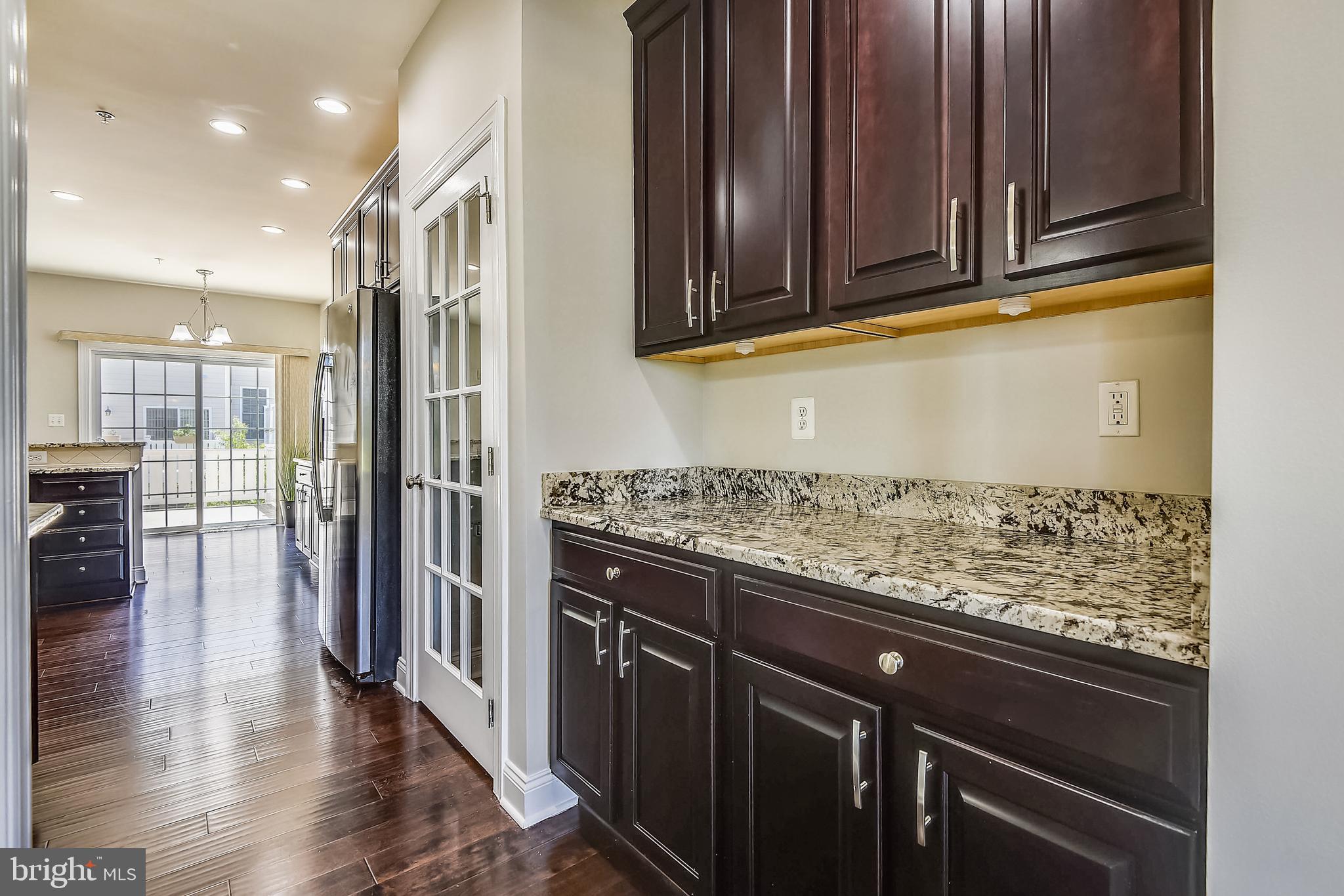 7670 Elmcrest Road Hanover, MD 21076 - Photo 19 of 70 ML: Plenty of Cabinets & Counter Space