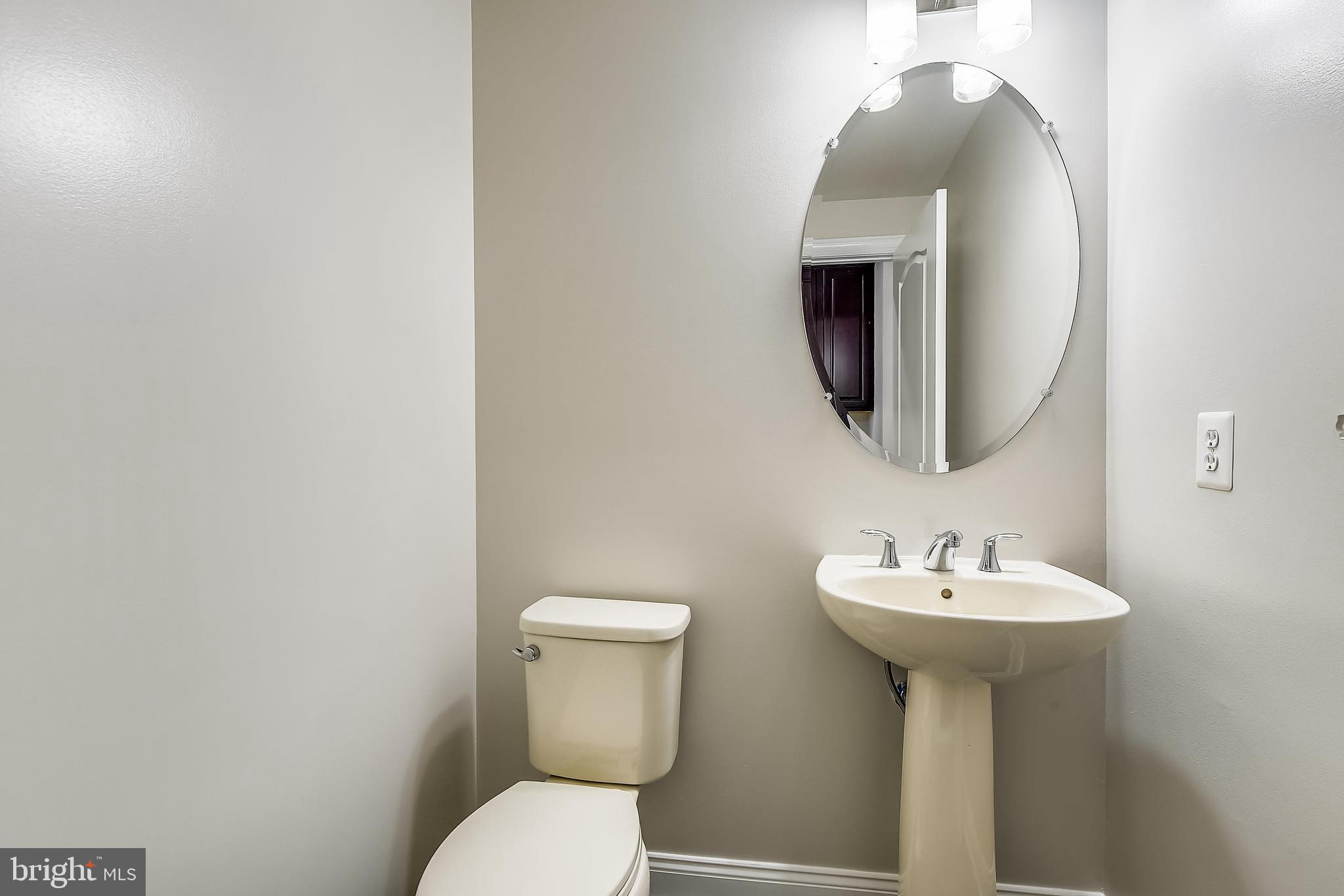 7670 Elmcrest Road Hanover, MD 21076 - Photo 23 of 70 ML: Powder Room