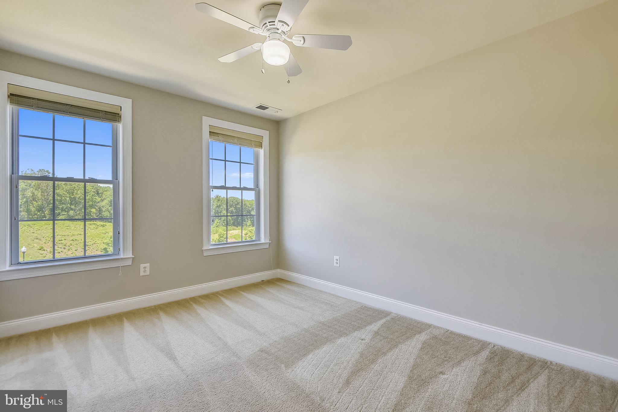 7670 Elmcrest Road Hanover, MD 21076 - Photo 34 of 70 UL: Right Front Bedroom