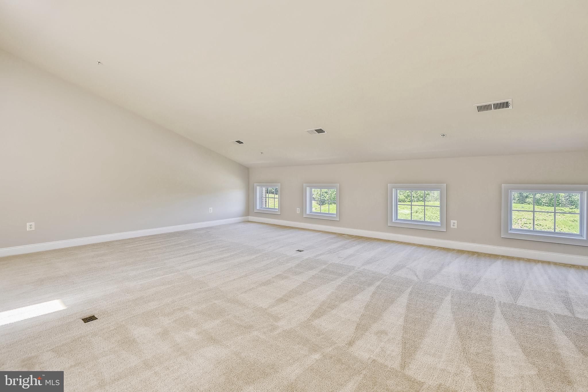 7670 Elmcrest Road Hanover, MD 21076 - Photo 42 of 70 LOFT with eight windows