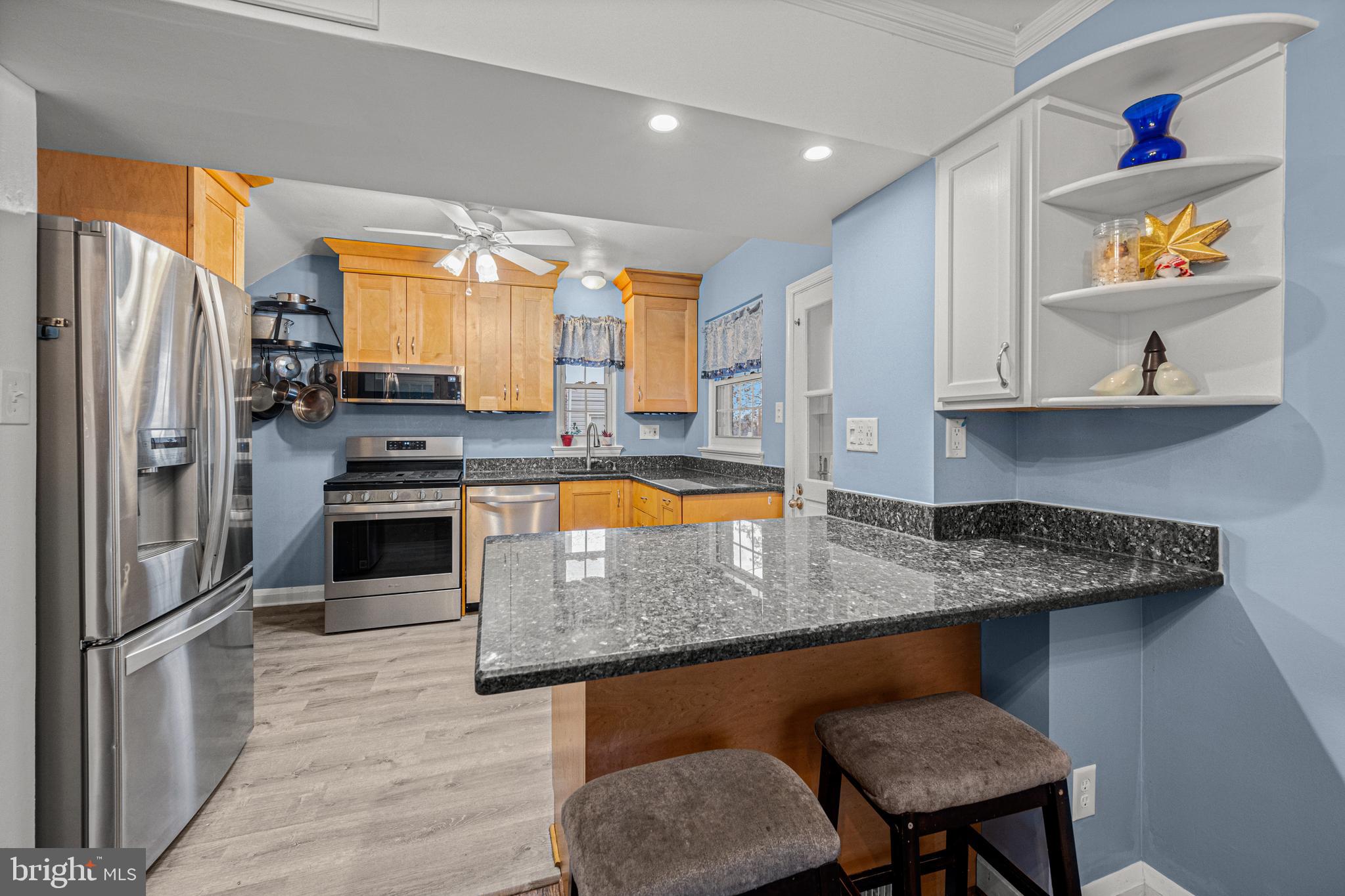 15 Tanglewood Road Catonsville, MD 21228 - Photo 2 of 33 Gorgeous updated kitchen.