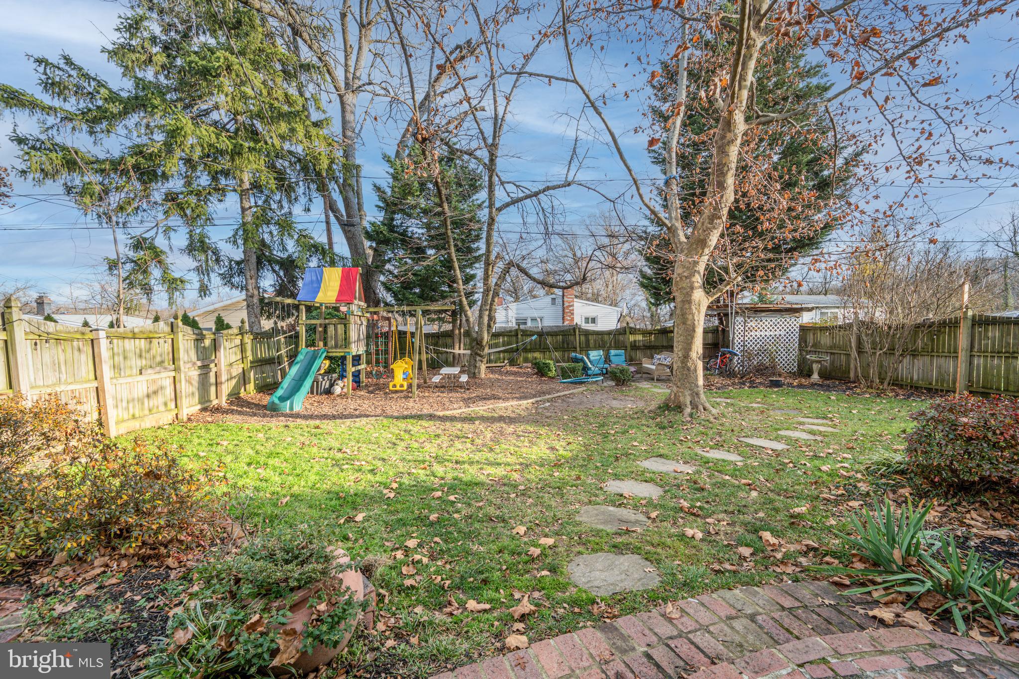 15 Tanglewood Road Catonsville, MD 21228 - Photo 6 of 33 Wonderful fenced yard, flat, great for parties.