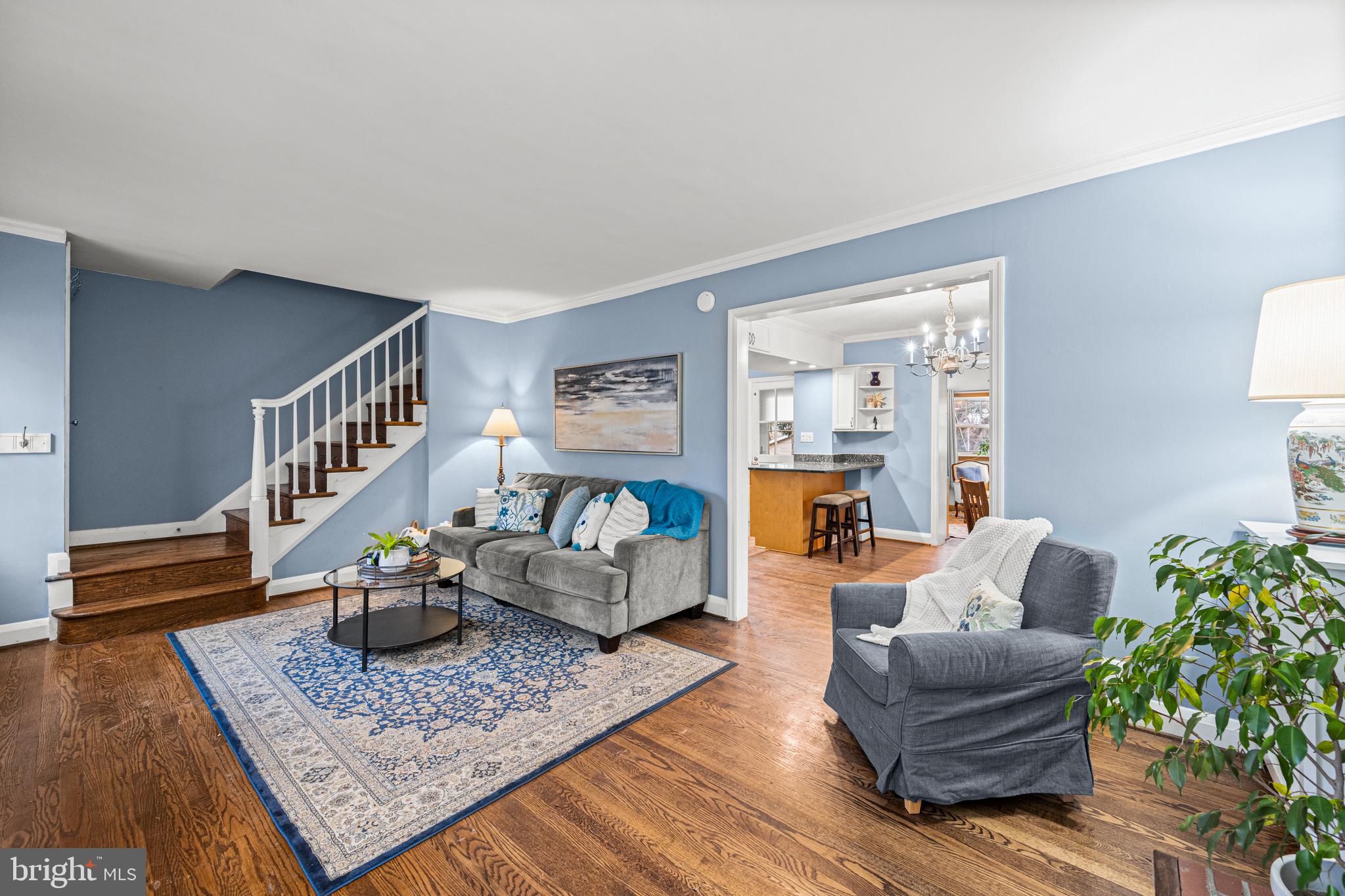 15 Tanglewood Road Catonsville, MD 21228 - Photo 8 of 33 Charming living room with hardwoods.