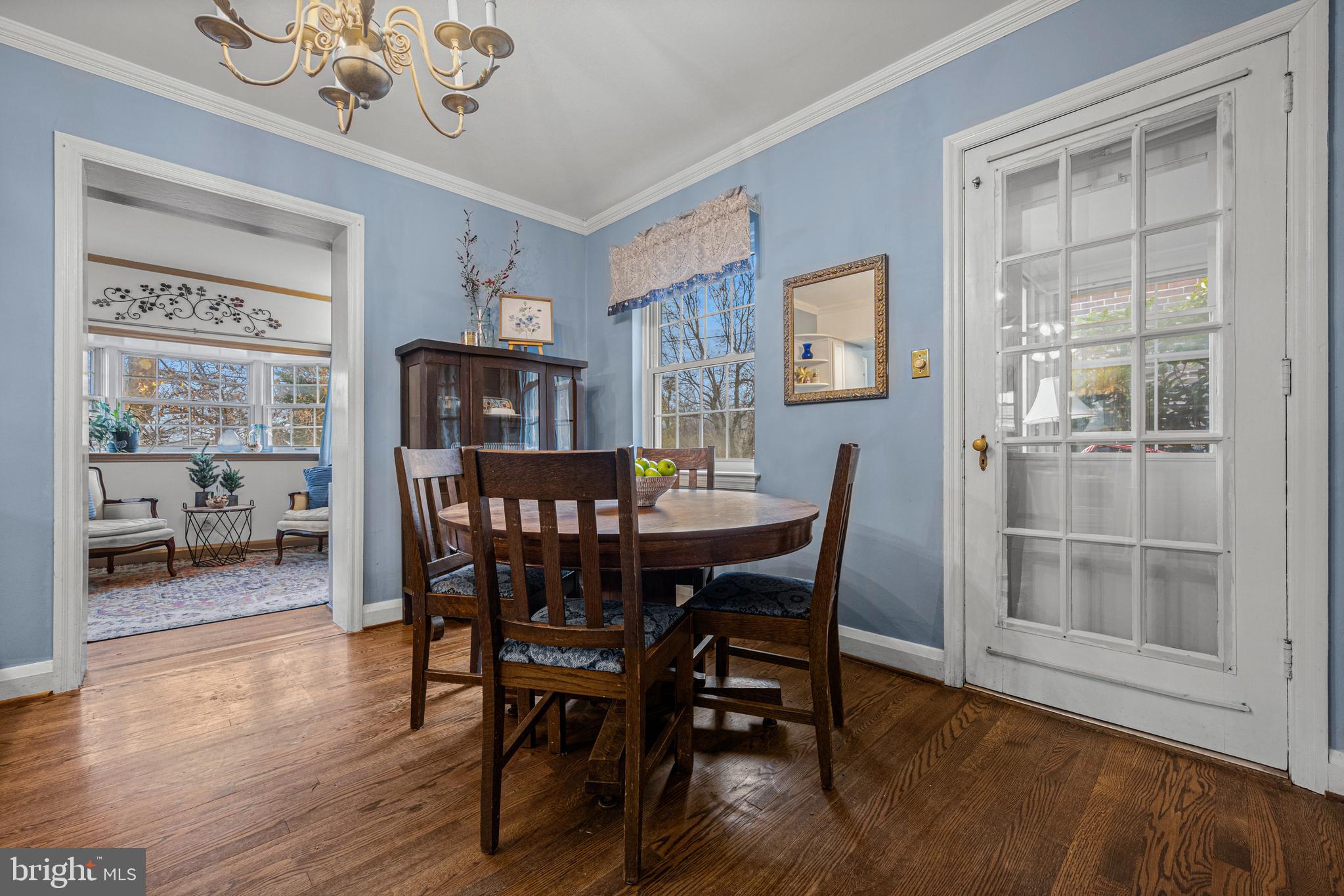 15 Tanglewood Road Catonsville, MD 21228 - Photo 9 of 33 Separate dining area, hardwood flooring.