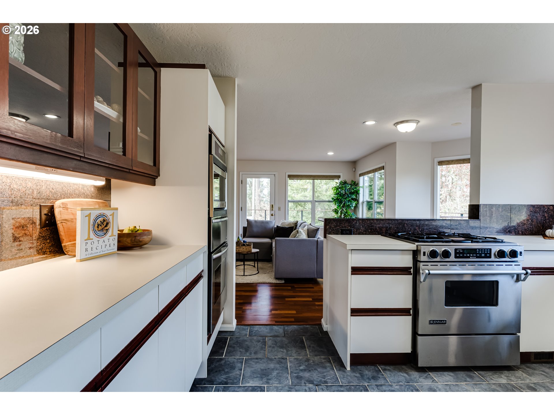3093 Solomon Loop Eugene, OR 97405 - Photo 14 of 48