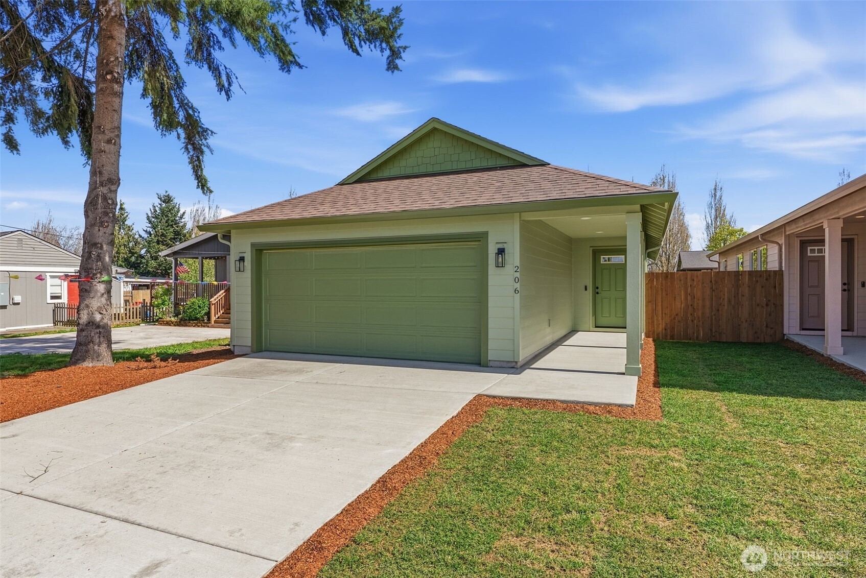 206 Douglas Street Longview, WA 98632 - Photo 4 of 29