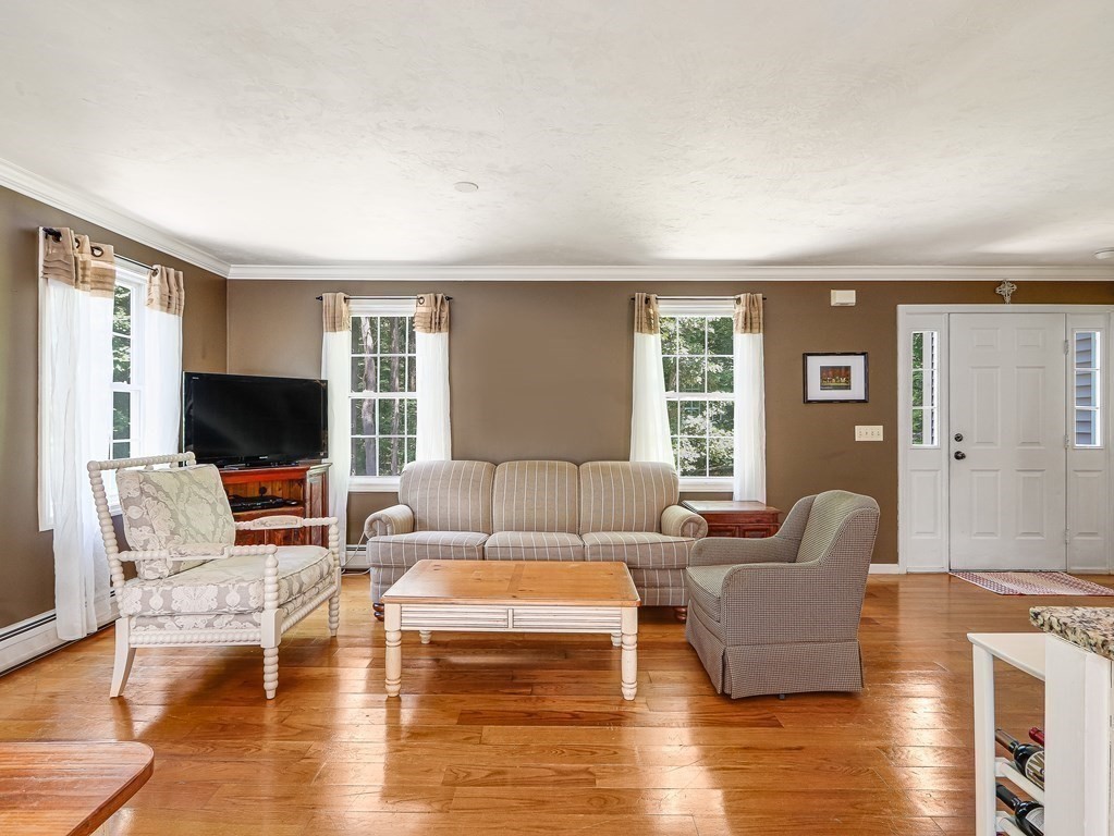 16 Old Boston Road Sutton, MA 01590 - Photo 10 of 30