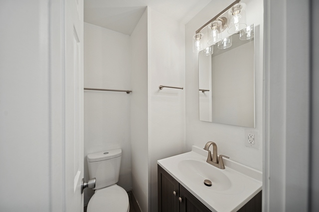 9401 South Sangamon Street Chicago, IL 60620 - Photo 9 of 18