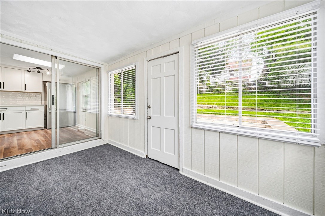 3579 Lloyd Road Cleveland, OH 44111 - Photo 16 of 37
