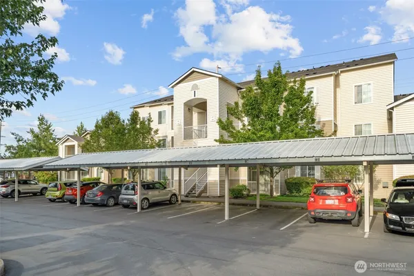 $288,000 | 18527 101st Ave Court East, Unit 217, Puyallup, WA 98375