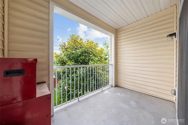 $288,000 | 18527 101st Ave Court East, Unit 217, Puyallup, WA 98375