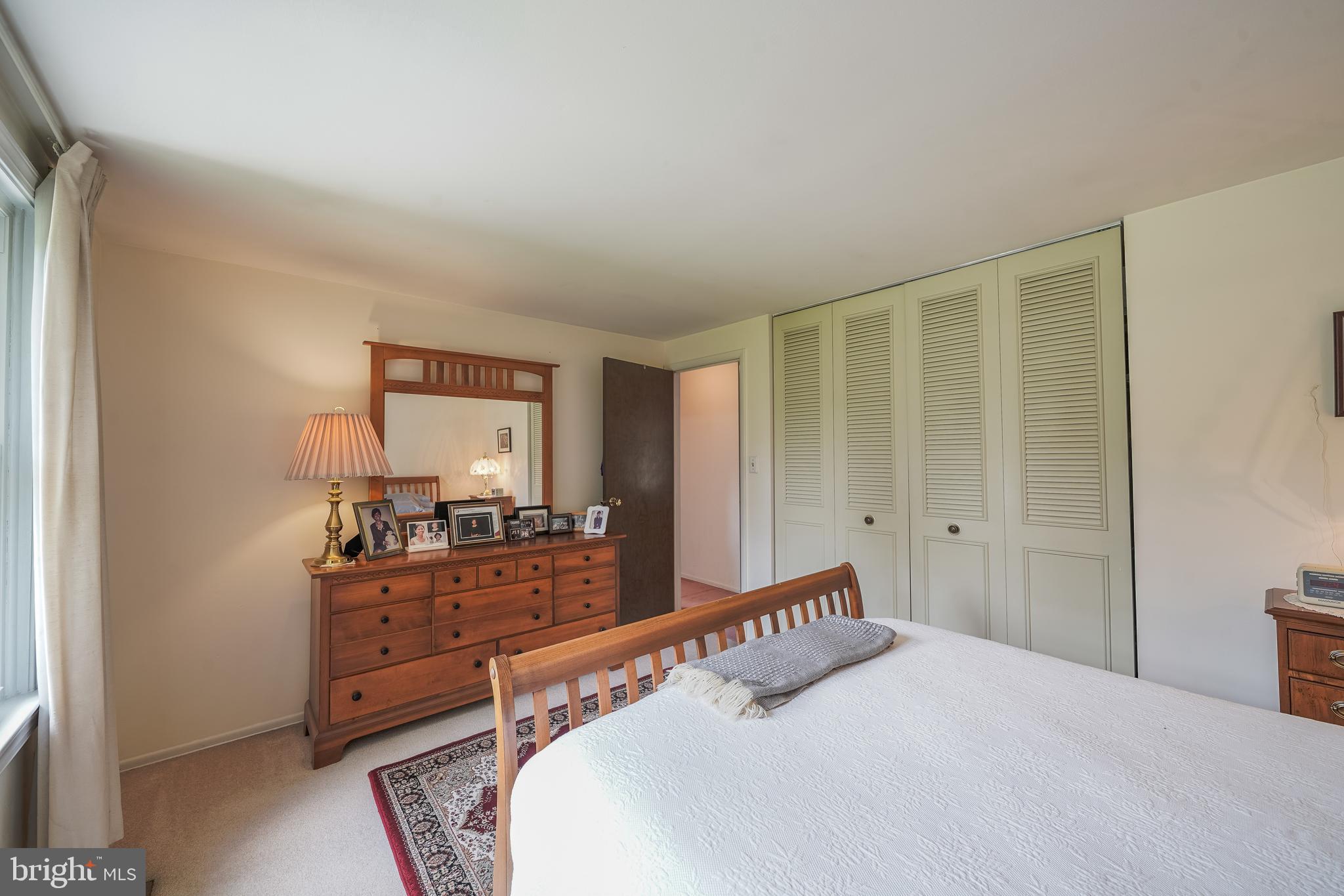 15408 Valencia Street Silver Spring, MD 20905 - Photo 12 of 27 Principal bedroom