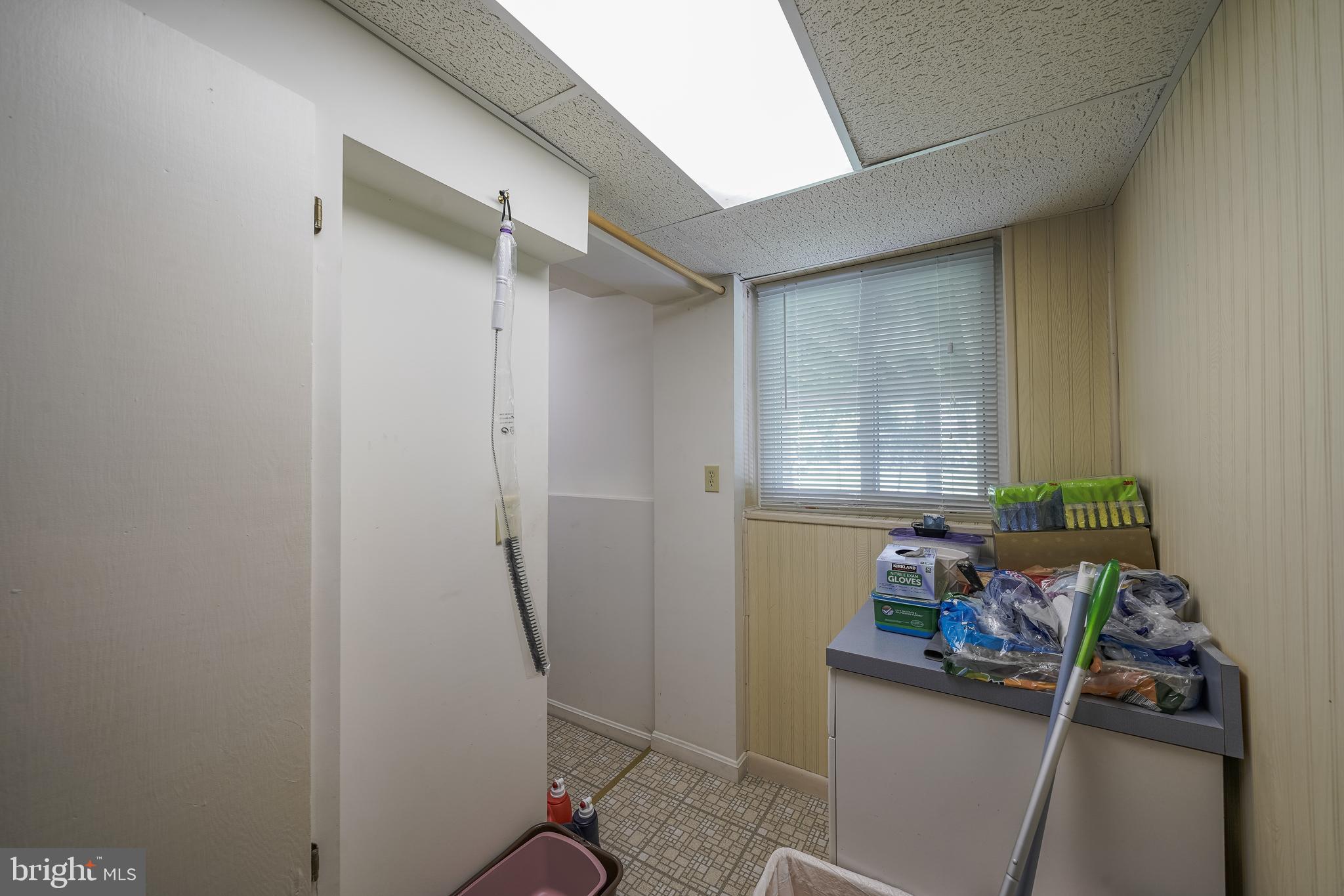 15408 Valencia Street Silver Spring, MD 20905 - Photo 23 of 27 Laundry room