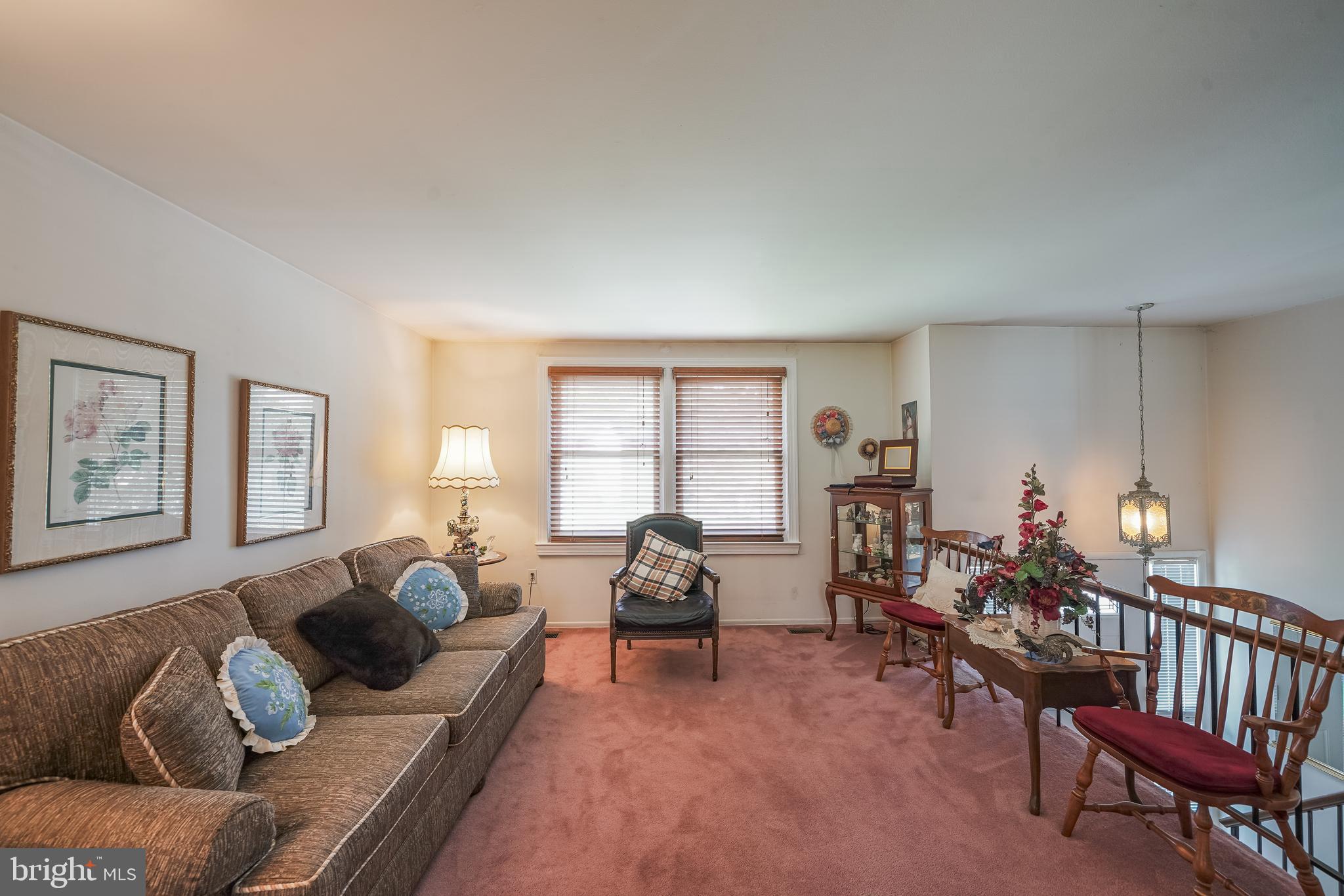 15408 Valencia Street Silver Spring, MD 20905 - Photo 3 of 27 Living room