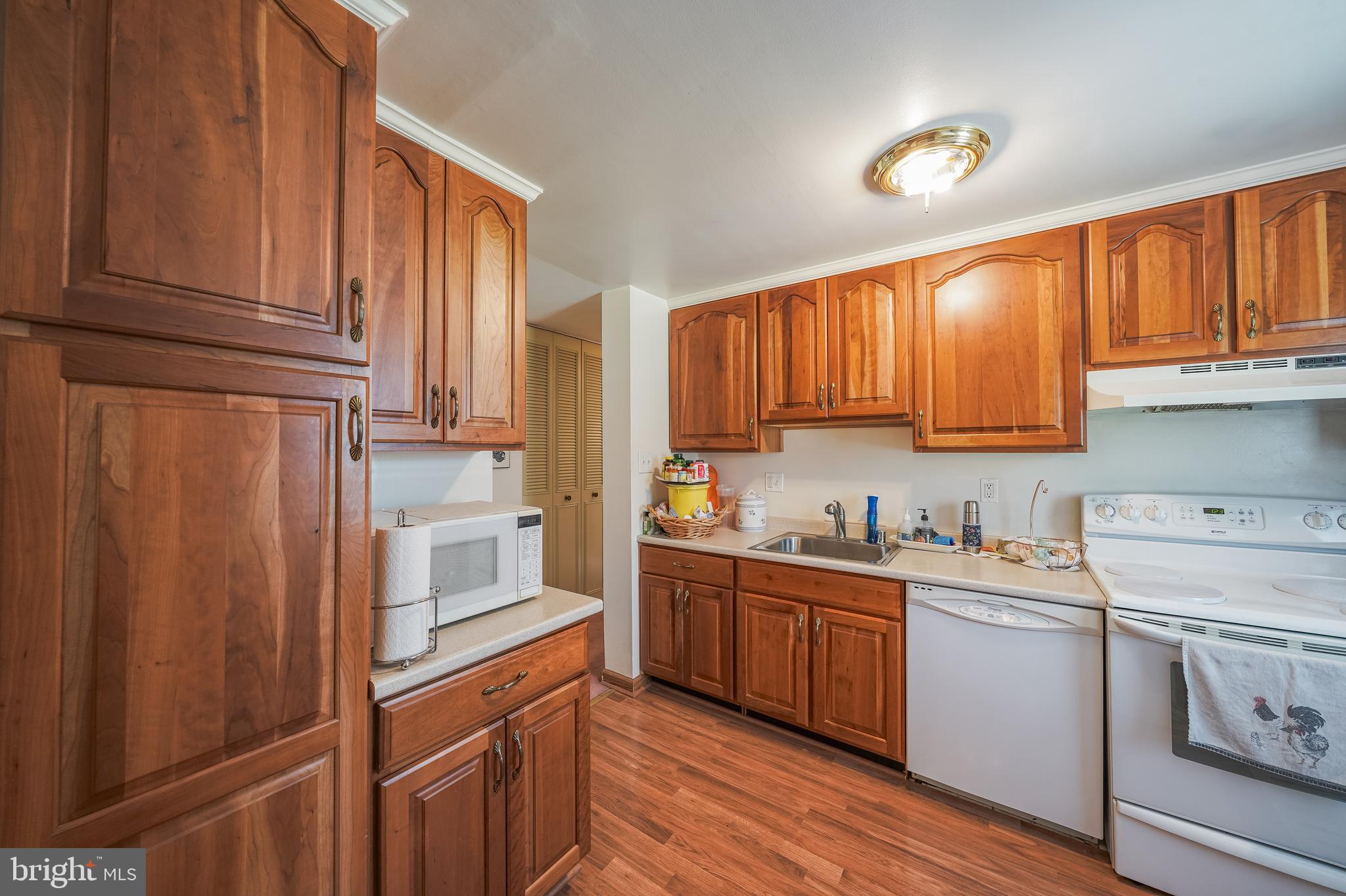 15408 Valencia Street Silver Spring, MD 20905 - Photo 6 of 27 Kitchen