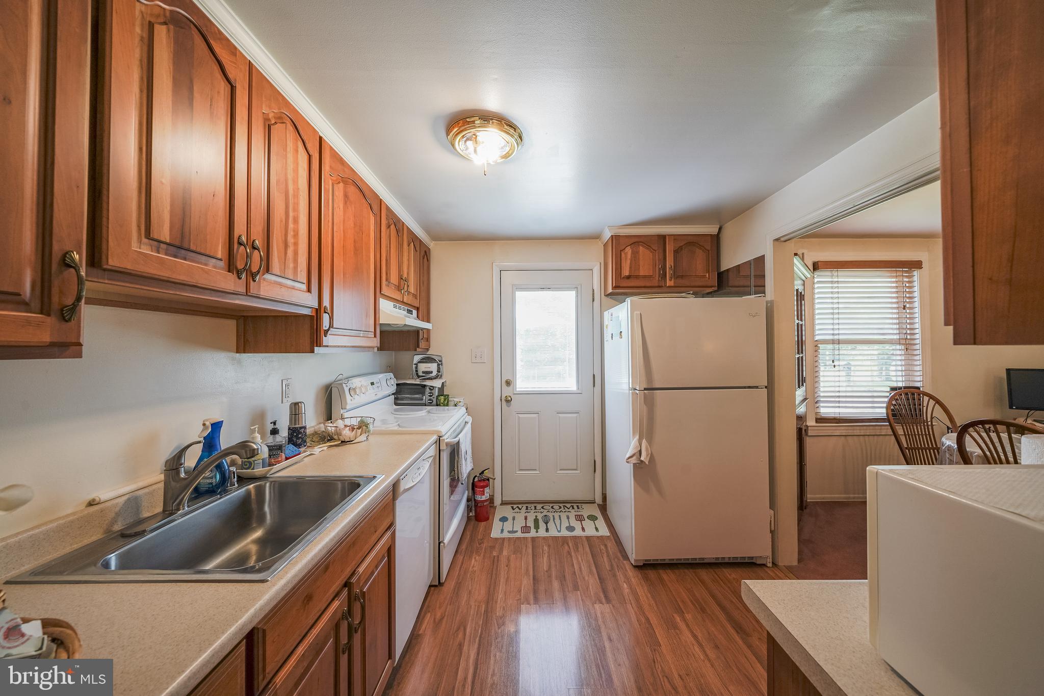 15408 Valencia Street Silver Spring, MD 20905 - Photo 7 of 27 Kitchen