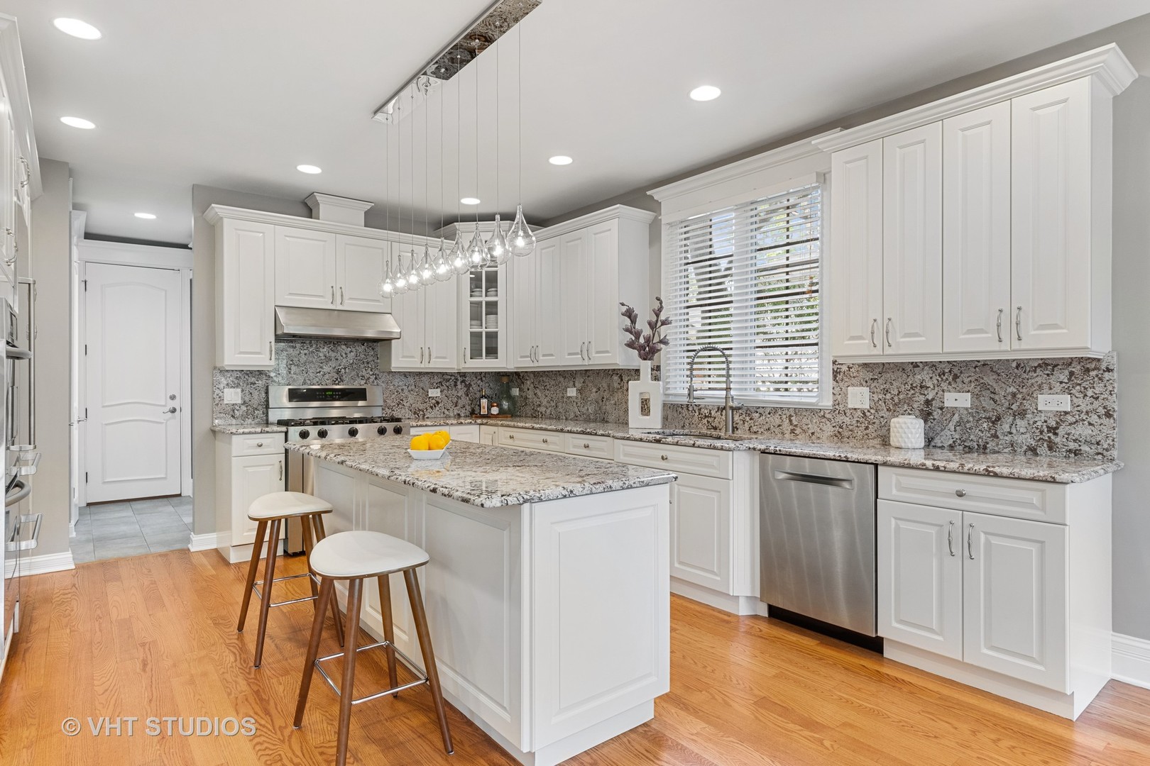 1619 Sunset Ridge Road Glenview, IL 60025 - Photo 10 of 32