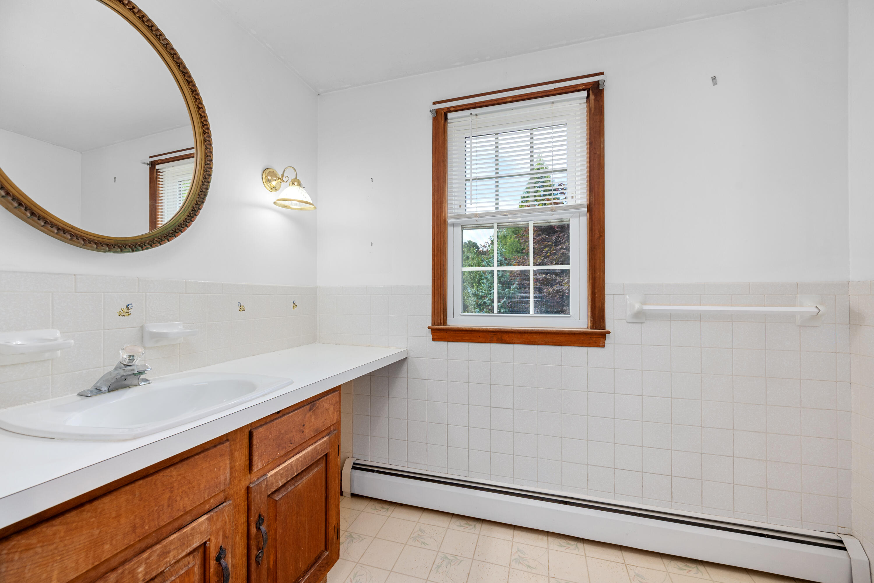31 Old Village Road South Chatham, MA 02659 - Photo 21 of 49 2nd story bath